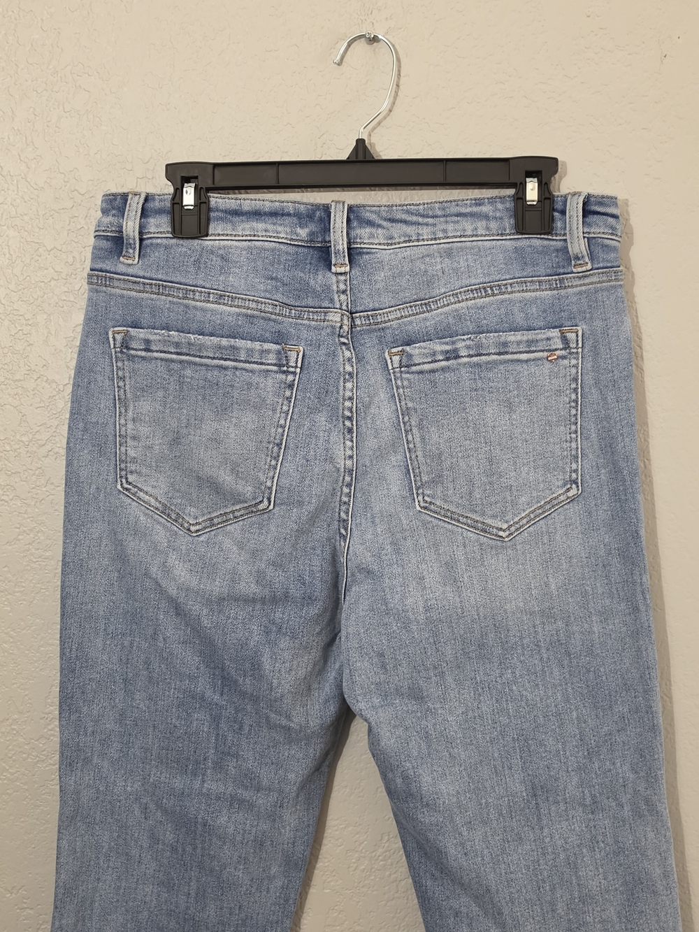 Mica High Rise Crop Flare Shark Hem Jeans Light Wash Stretch Denim Womens 30 - Picture 8 of 12